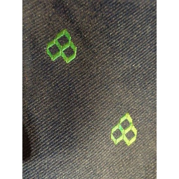 DIAMOND SHAMROCK ~ VINTAGE GAS OIL ADVERTISING LOGO ~ MENS TIE NECKTIE ~ 57" - Picture 1 of 3